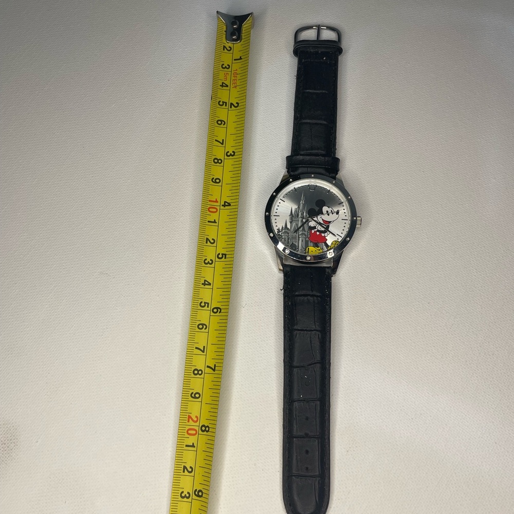 Vintage Disney World Limited Release‎ Mickey Mouse & Cinderella’s Castle Watch - Picture 3 of 5